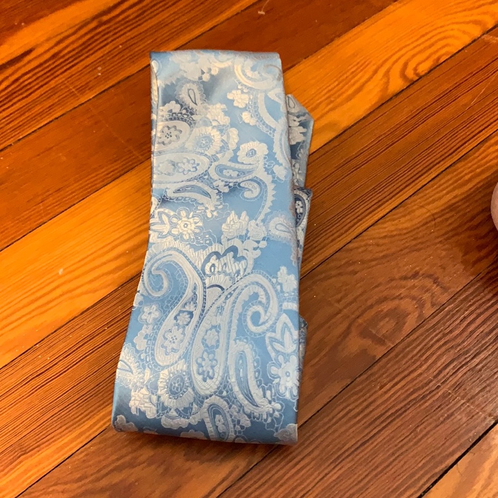 Blue paisley tie